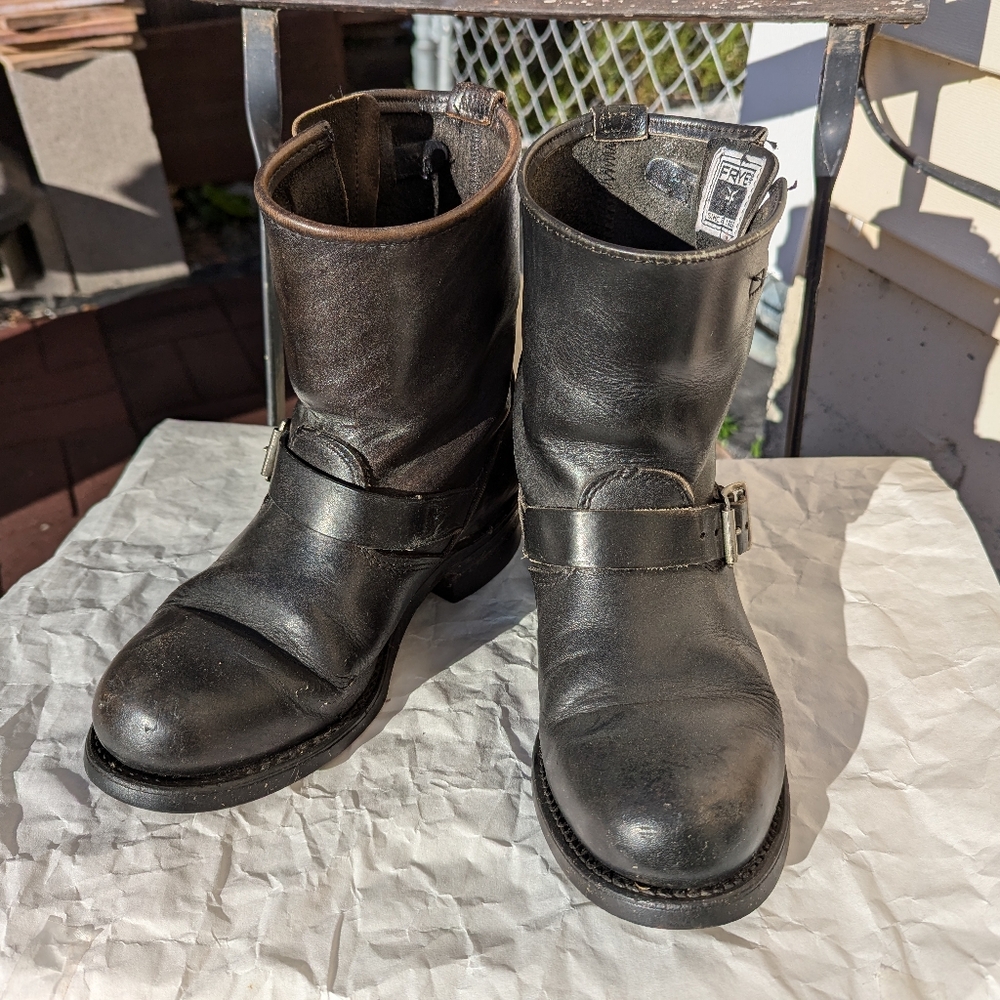 Vintage FRYE Biker Boots W or M size 7 1/2 M  genuine leather broke in black